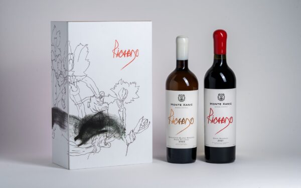 CAJA DE ARTE MAGALI LARA CON 2 BOTELLAS
